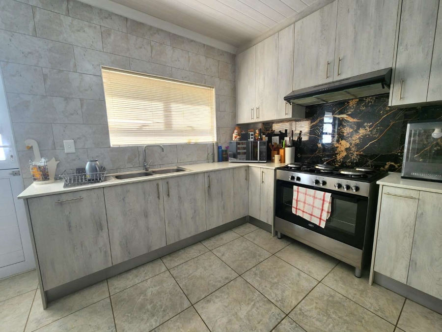 3 Bedroom Property for Sale in Tafelzicht Western Cape